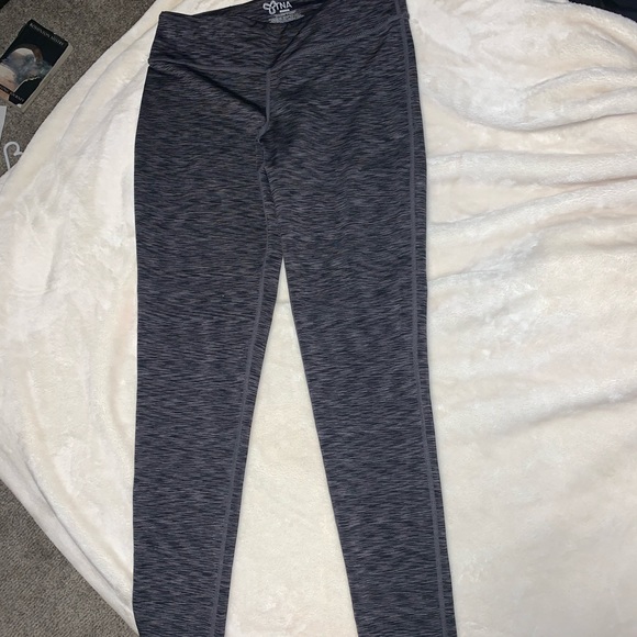 TNA Leggings - Picture 3 of 4